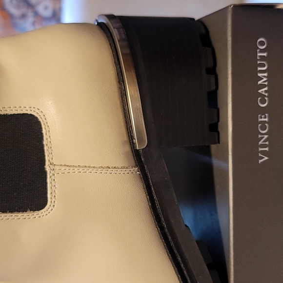 Vince Camuto Off White Leather Kourtly Booties - Picture 8 of 8